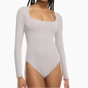 BNWT Aritzia Contour Squareneck Long-sleeve Bodysuit